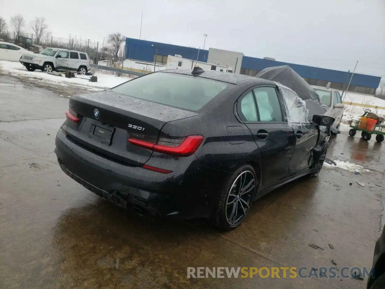 4 Photograph of a damaged car 3MW5R7J06M8B52814 BMW 3 SERIES 2021