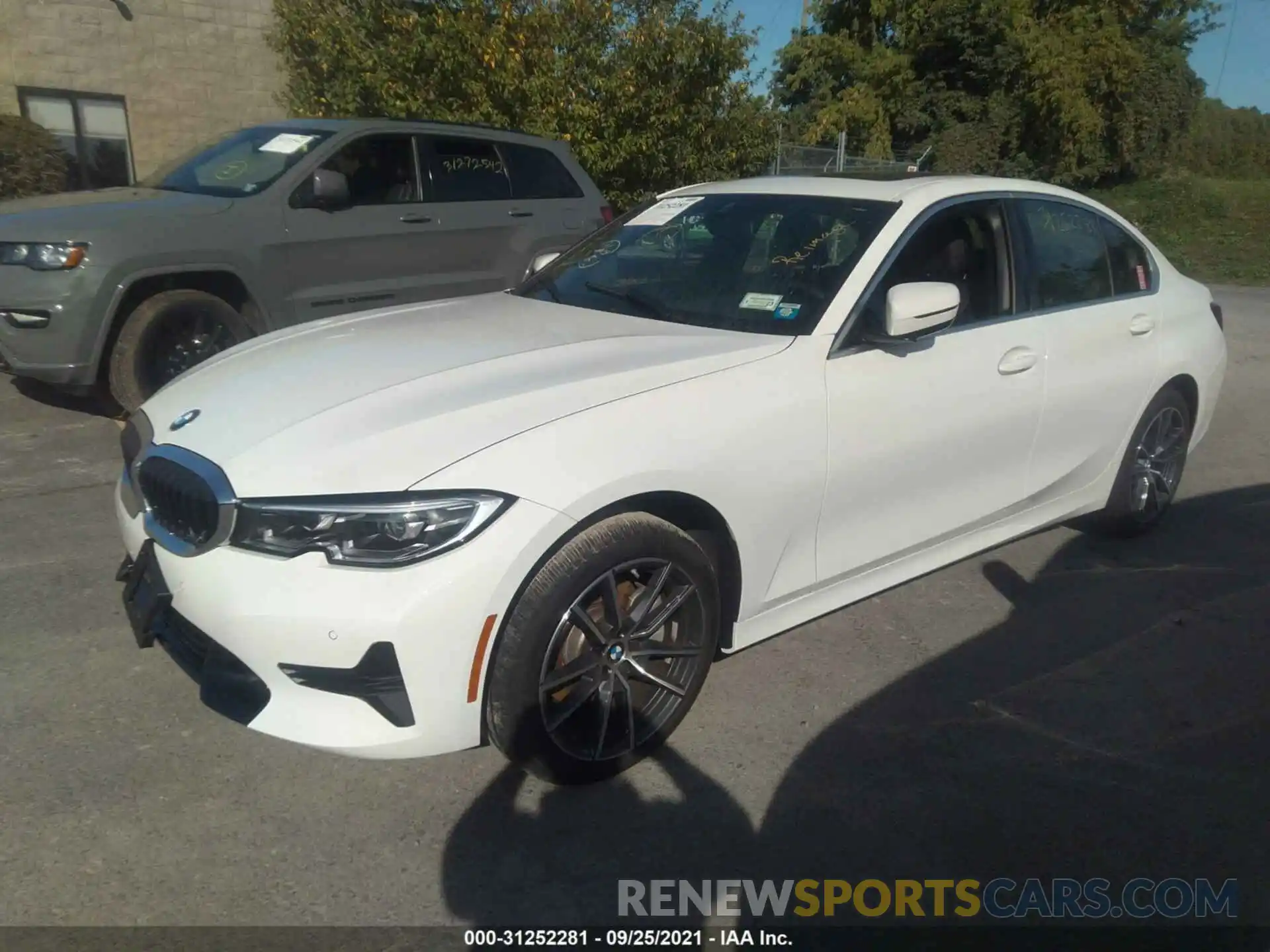 2 Photograph of a damaged car 3MW5R7J06M8B70228 BMW 3 SERIES 2021