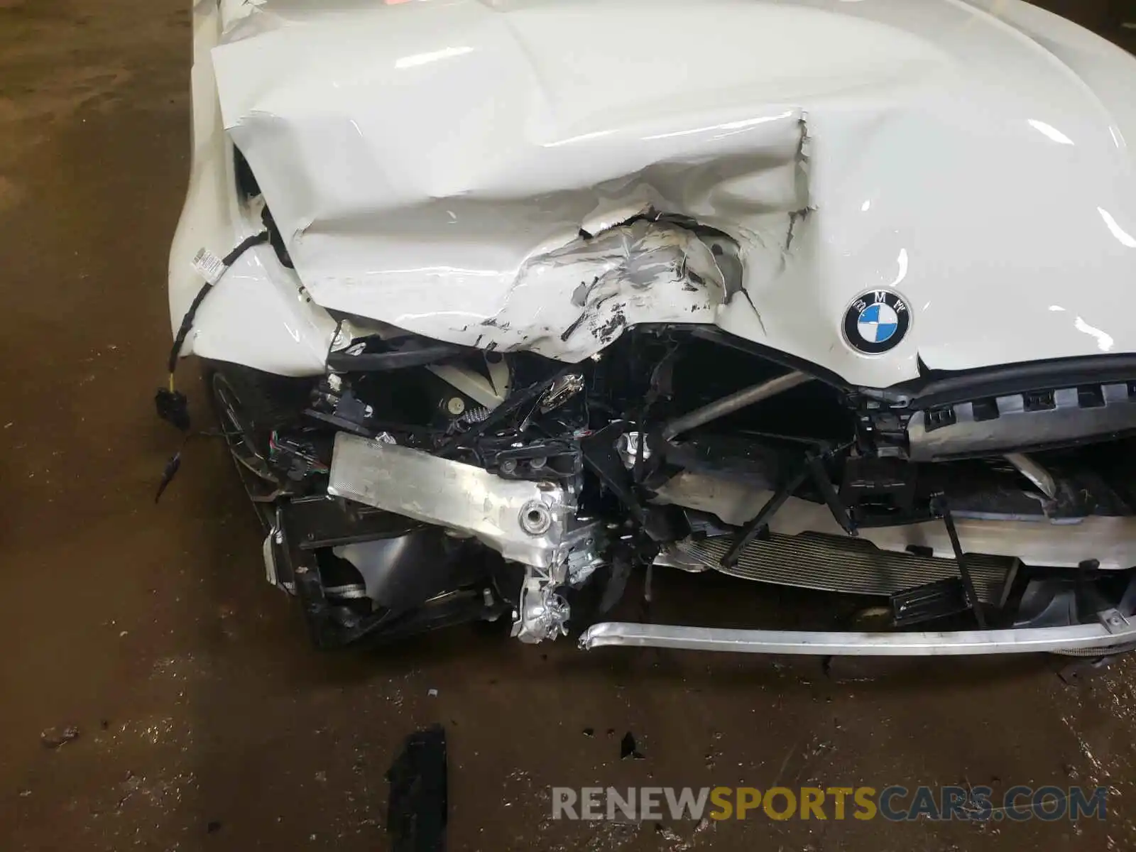 9 Фотография поврежденного автомобиля 3MW5R7J07M8B64566 BMW 3 SERIES 2021