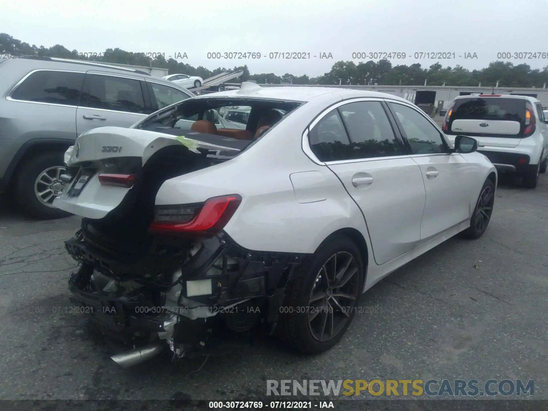 4 Photograph of a damaged car 3MW5R7J07M8B93663 BMW 3 SERIES 2021