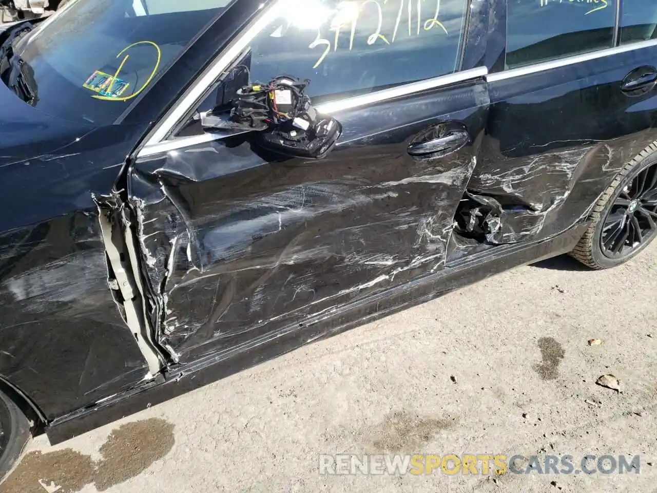 9 Photograph of a damaged car 3MW5R7J07M8B96725 BMW 3 SERIES 2021