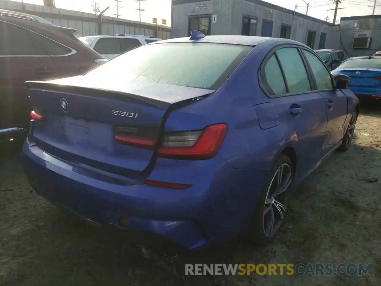 4 Photograph of a damaged car 3MW5R7J08M8B56427 BMW 3 SERIES 2021