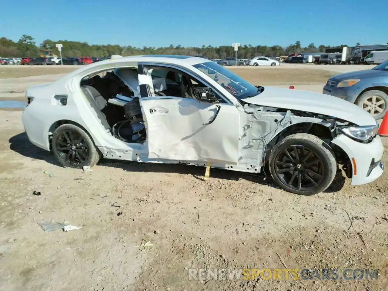 9 Photograph of a damaged car 3MW5R7J08M8B73289 BMW 3 SERIES 2021