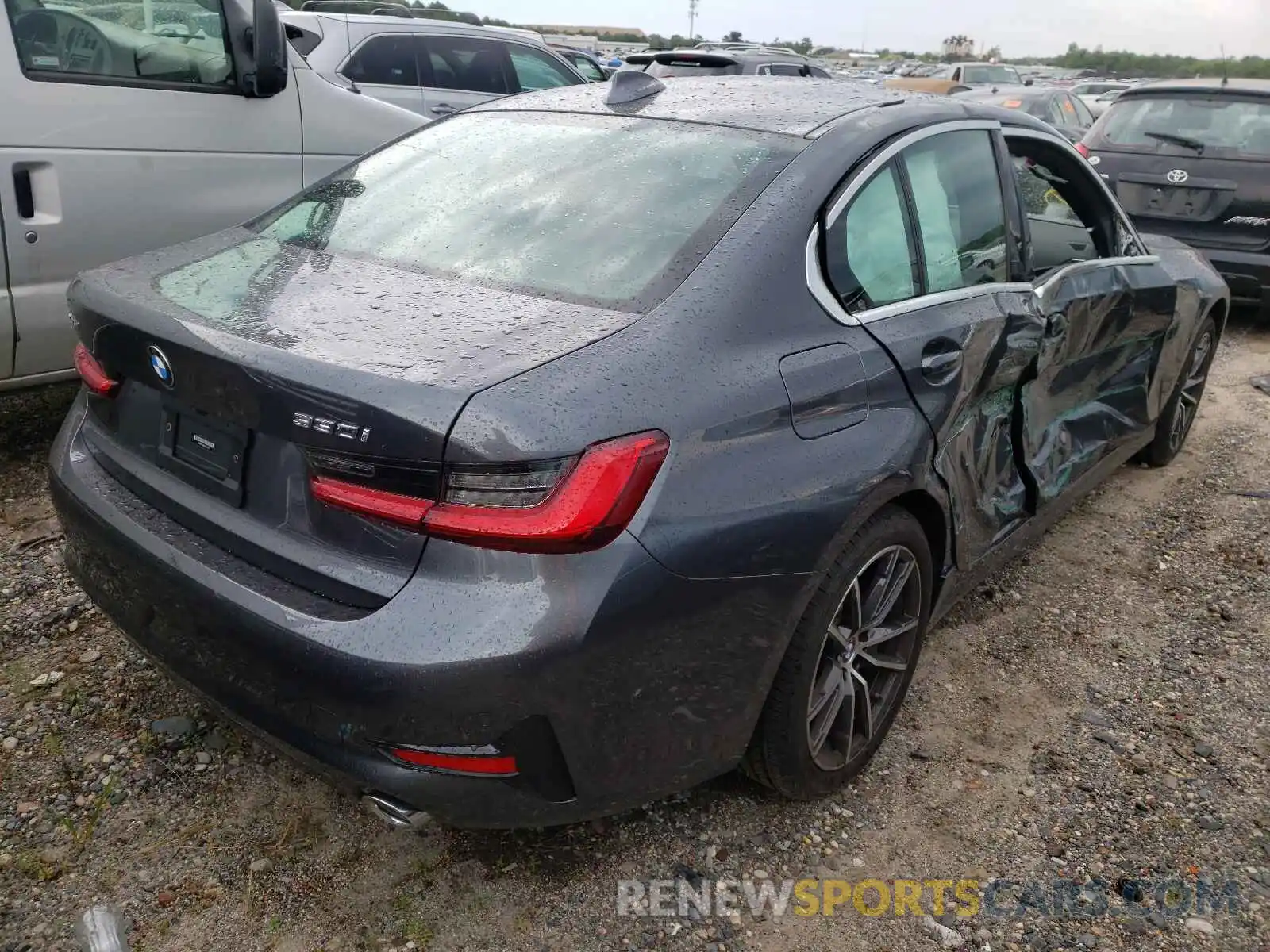 4 Photograph of a damaged car 3MW5R7J08M8C00832 BMW 3 SERIES 2021