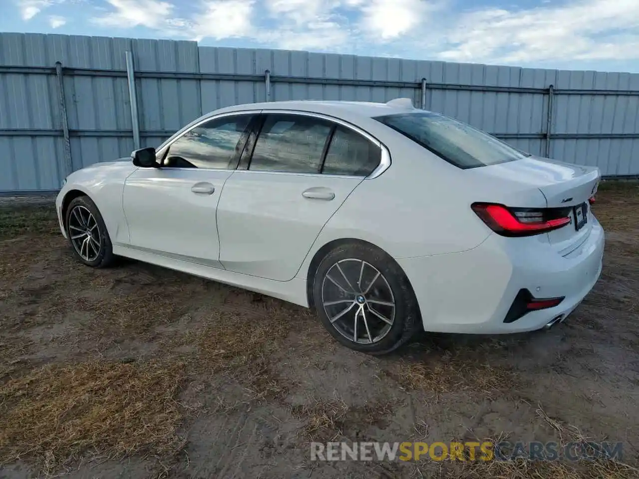 2 Photograph of a damaged car 3MW5R7J08M8C02502 BMW 3 SERIES 2021