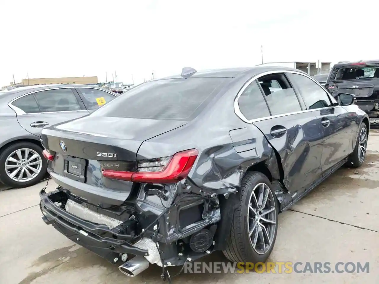 4 Photograph of a damaged car 3MW5R7J0XM8B58356 BMW 3 SERIES 2021