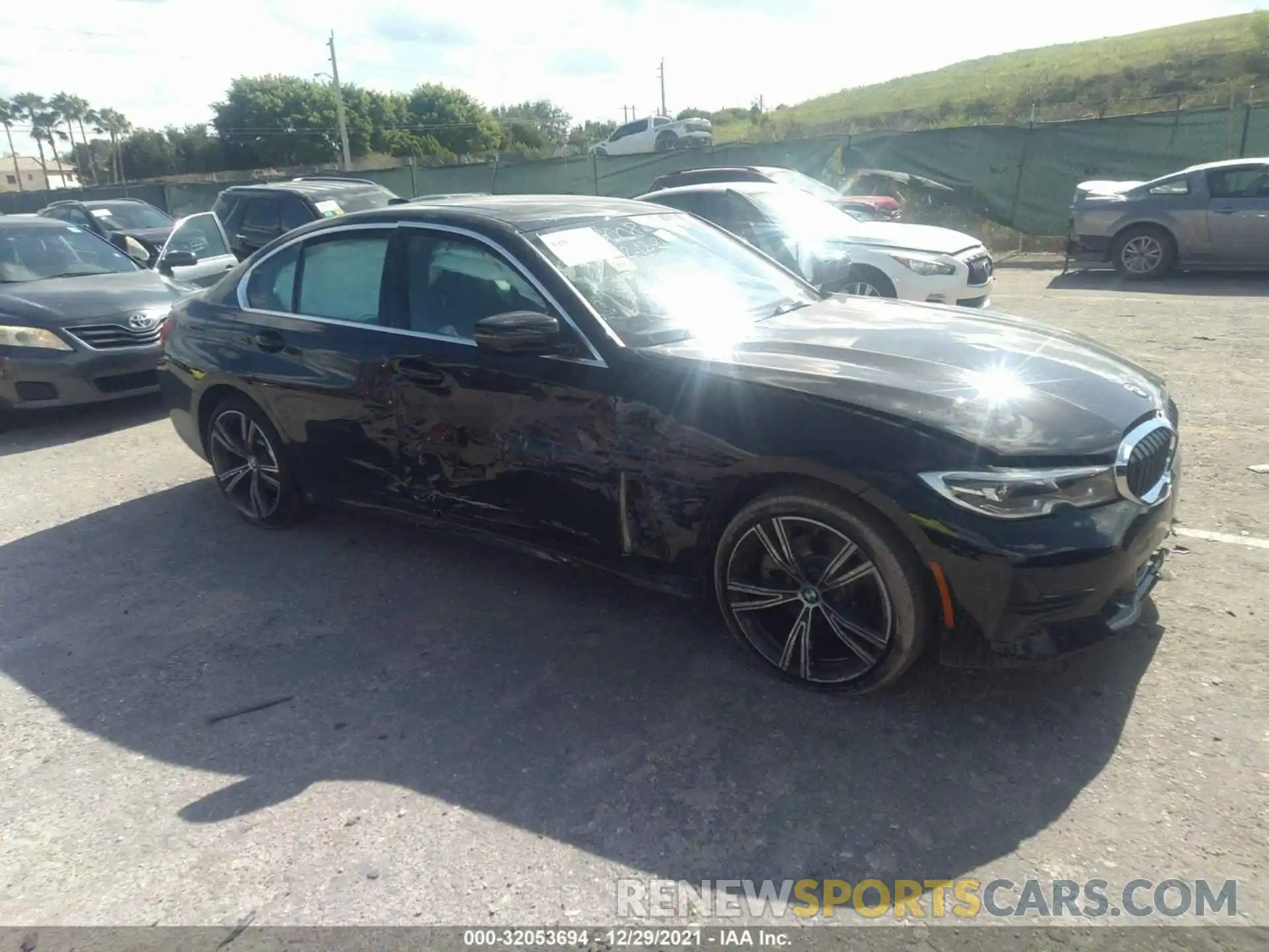 1 Photograph of a damaged car 3MW5R7J0XM8B67008 BMW 3 SERIES 2021