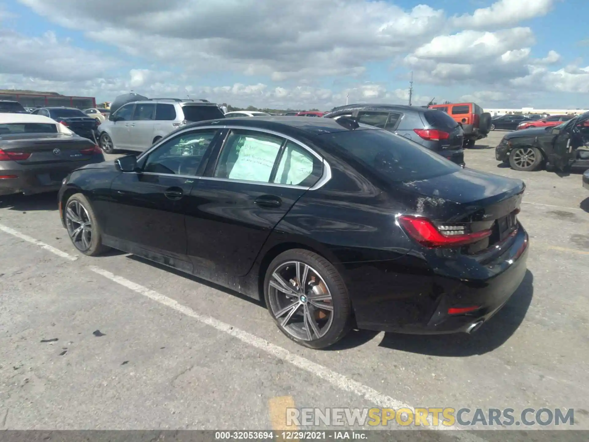 3 Photograph of a damaged car 3MW5R7J0XM8B67008 BMW 3 SERIES 2021