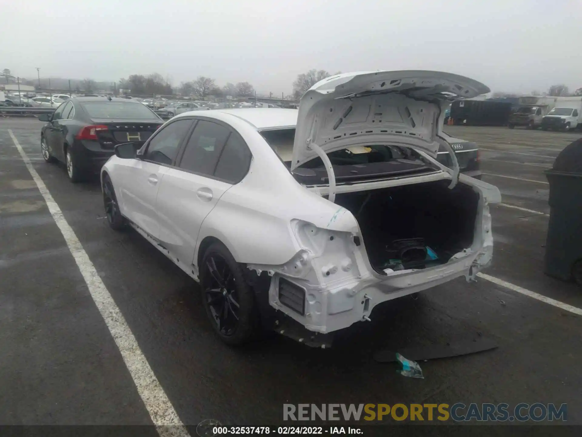 3 Photograph of a damaged car 3MW5R7J0XM8C01657 BMW 3 SERIES 2021