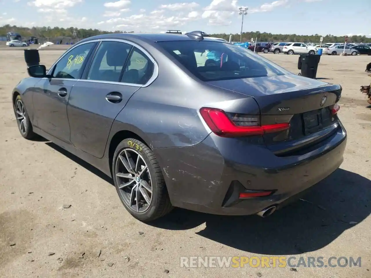 3 Photograph of a damaged car 3MW5R7J0XM8C07815 BMW 3 SERIES 2021