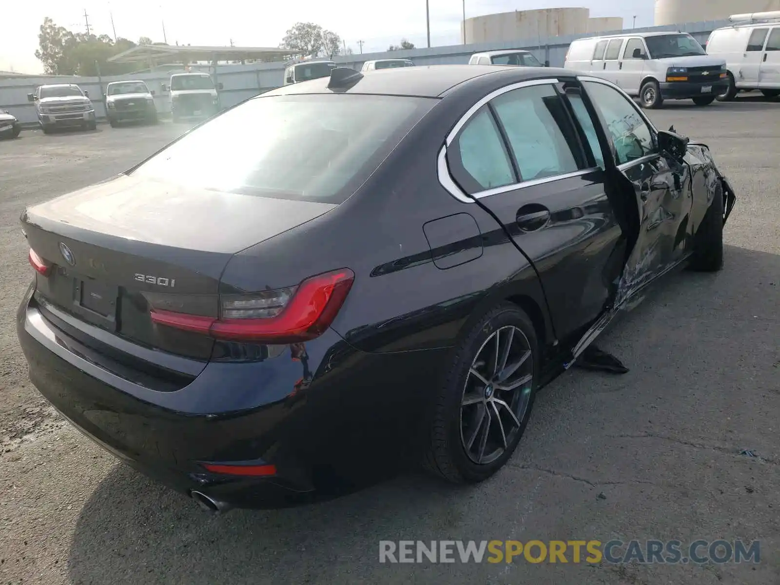 4 Photograph of a damaged car 3MW5R7J0XM8C17941 BMW 3 SERIES 2021