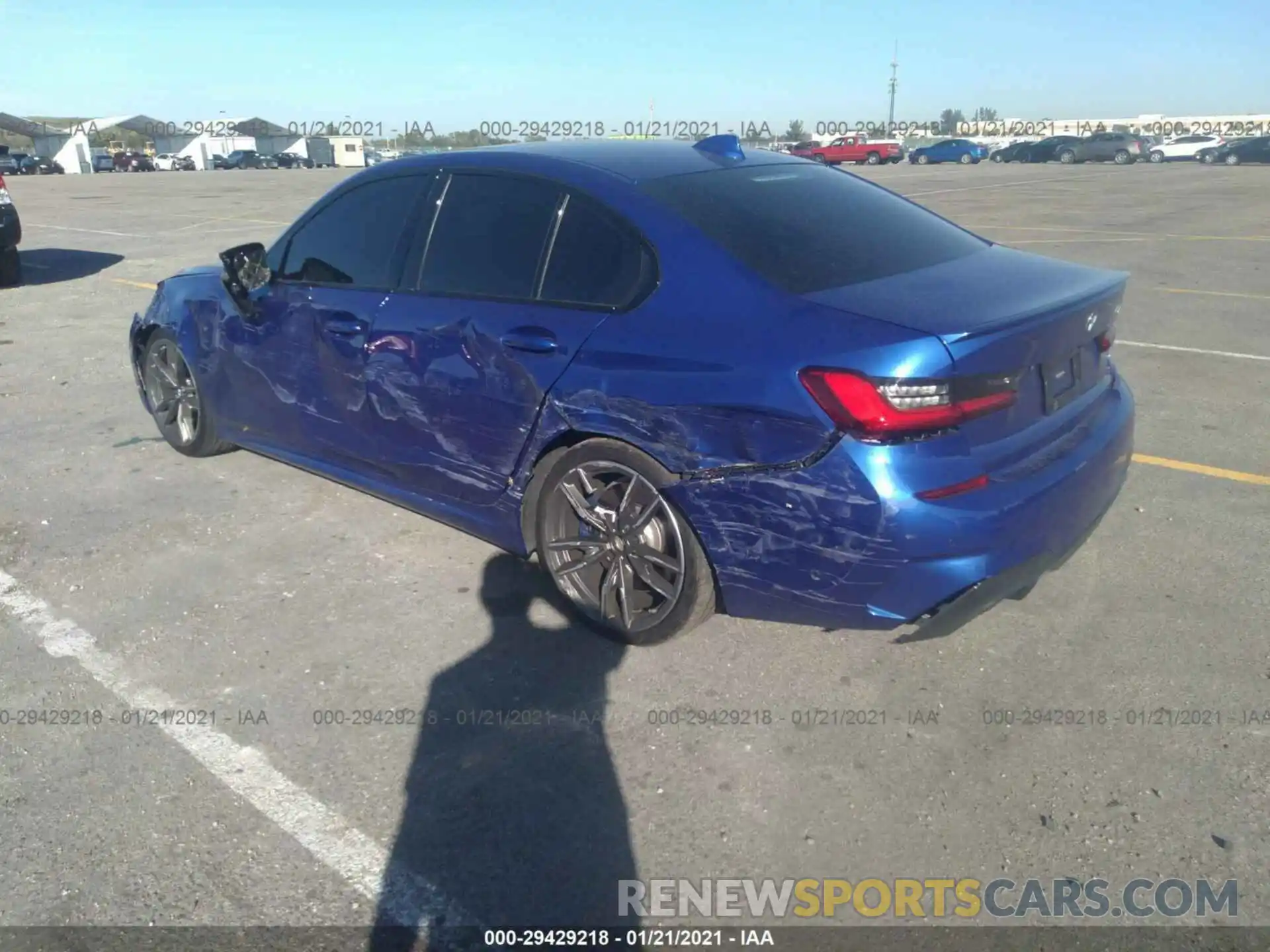 3 Photograph of a damaged car 3MW5U7J01M8B70118 BMW 3 SERIES 2021