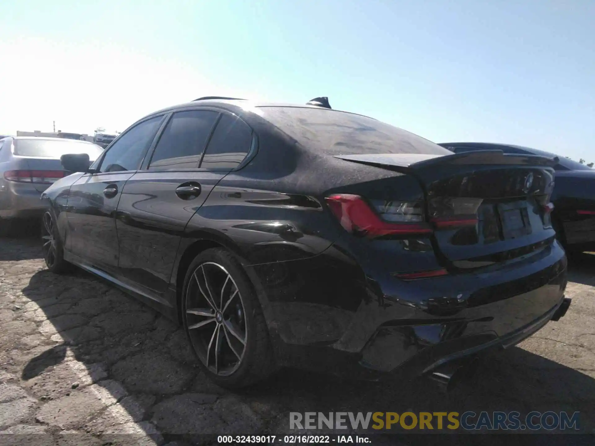 3 Photograph of a damaged car 3MW5U7J03M8B55295 BMW 3 SERIES 2021