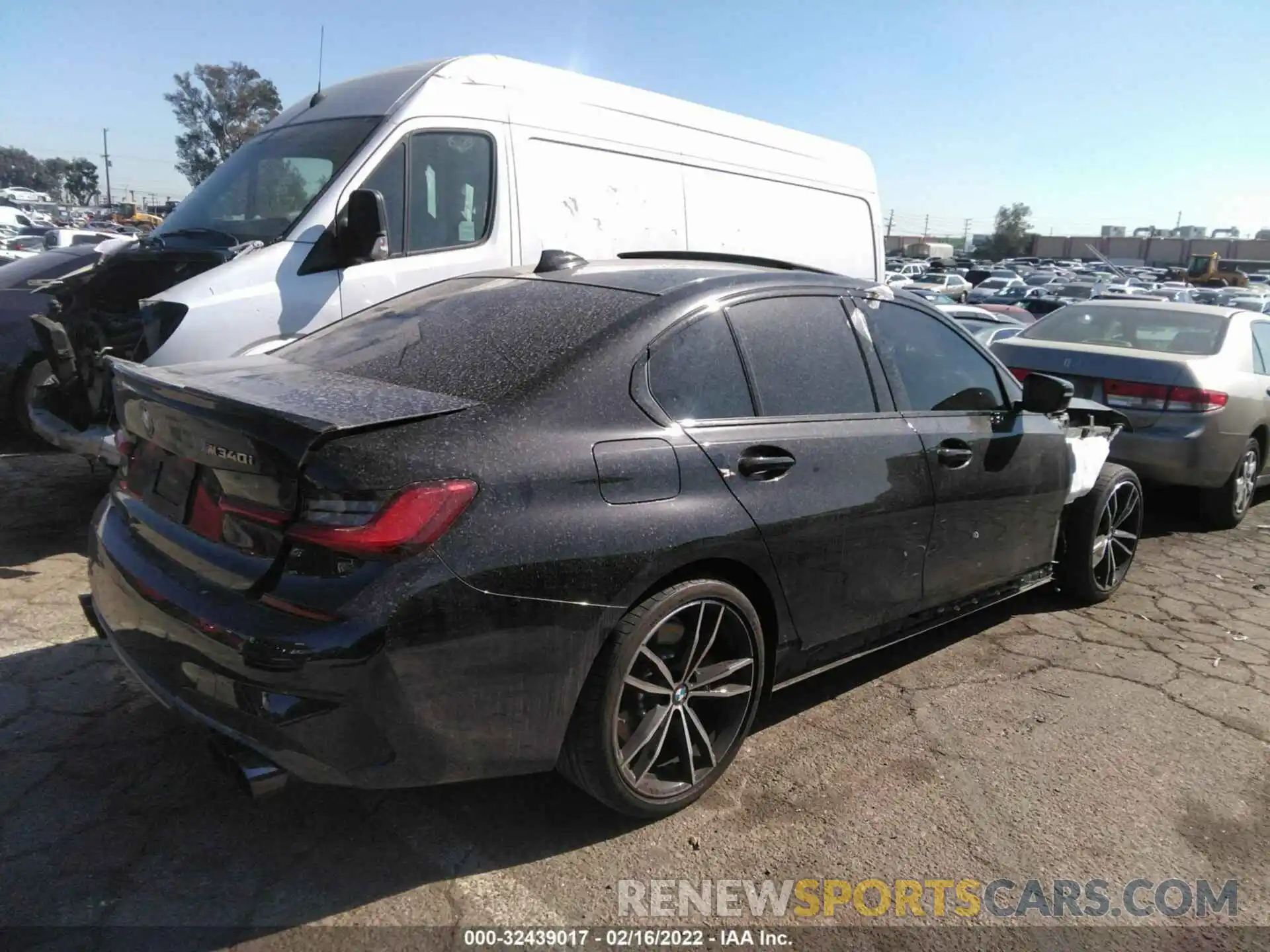 4 Photograph of a damaged car 3MW5U7J03M8B55295 BMW 3 SERIES 2021