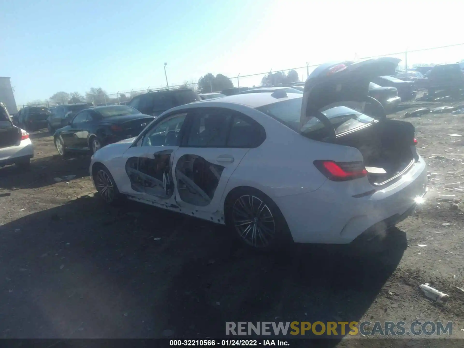 3 Photograph of a damaged car 3MW5U7J03M8B97885 BMW 3 SERIES 2021