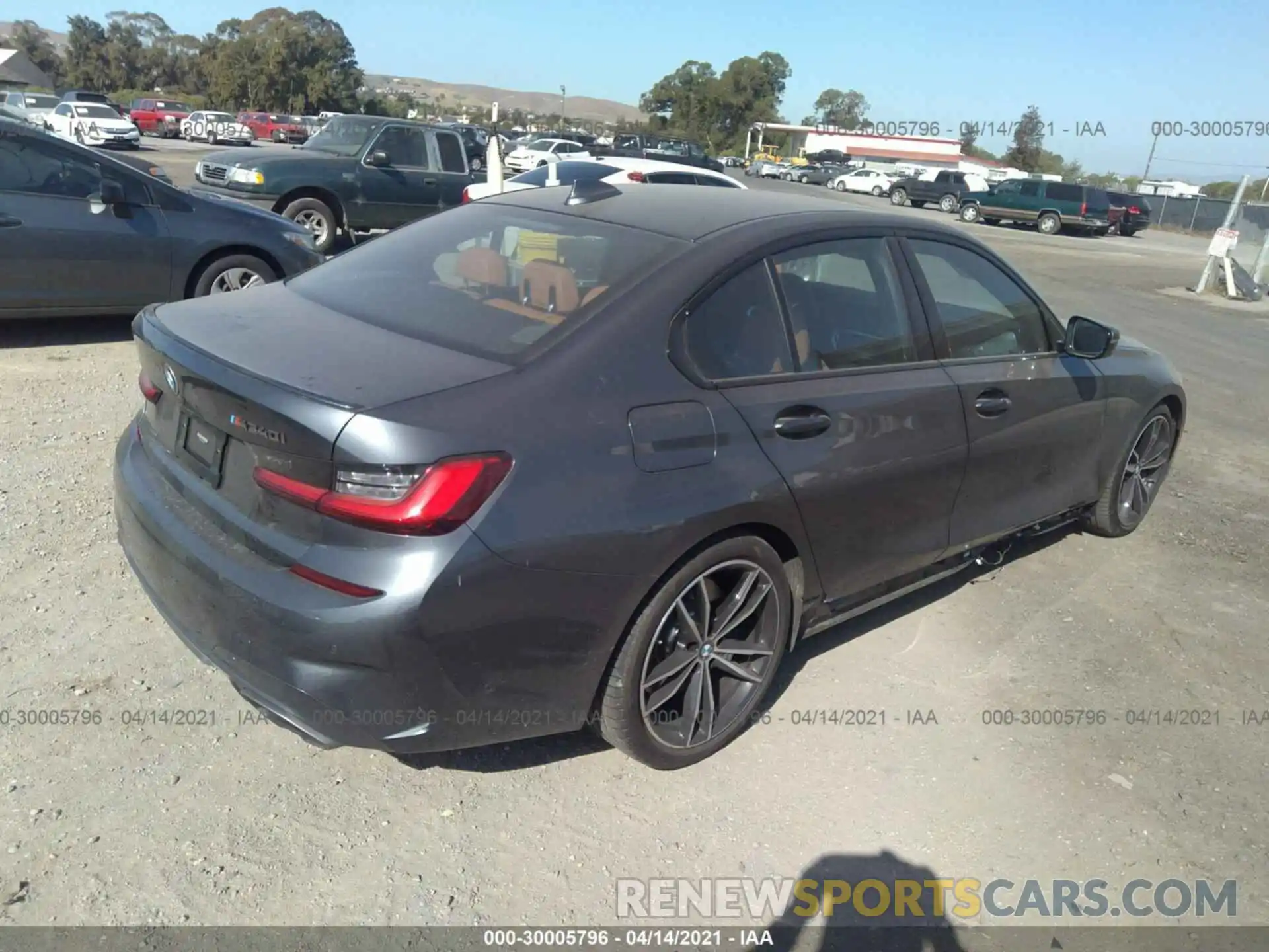 4 Photograph of a damaged car 3MW5U7J05M8B60501 BMW 3 SERIES 2021