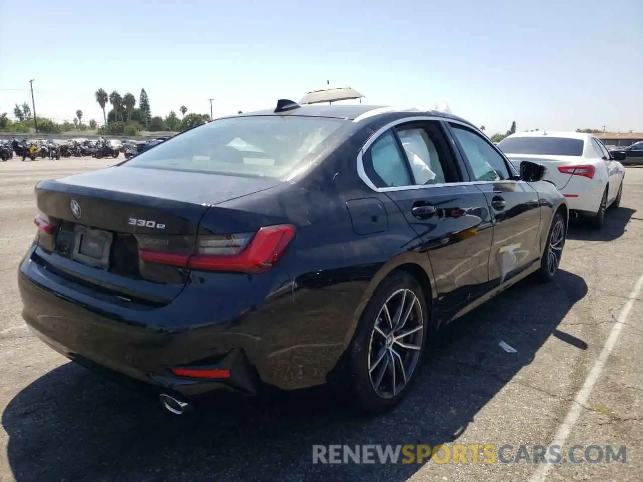 4 Photograph of a damaged car WBA5P7C02MFK96855 BMW 3 SERIES 2021