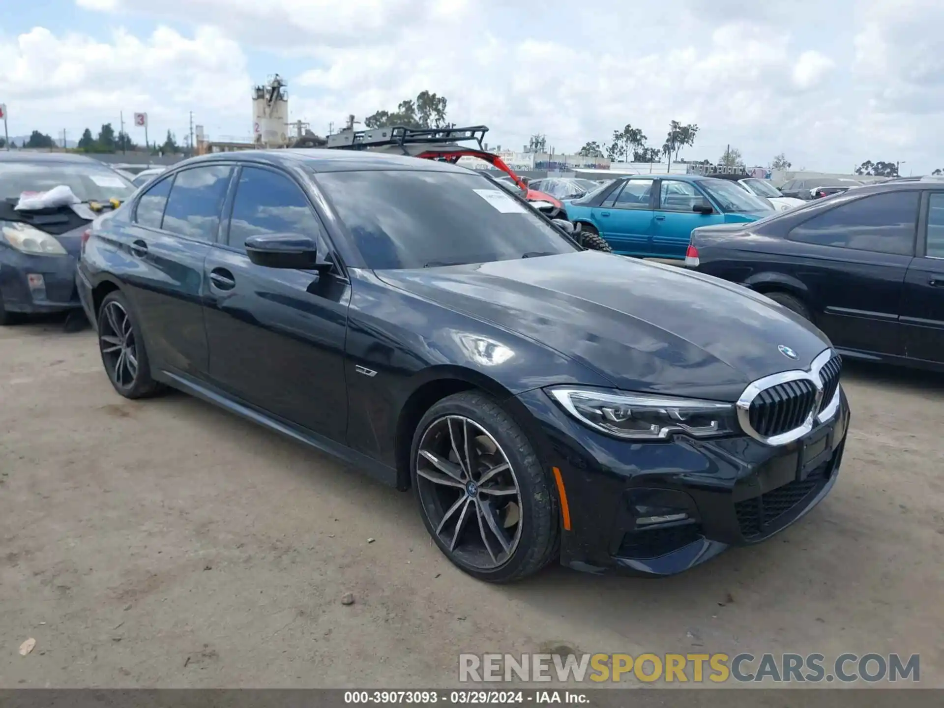 1 Photograph of a damaged car 3MW5P7J01N8C61785 BMW 3 SERIES 2022