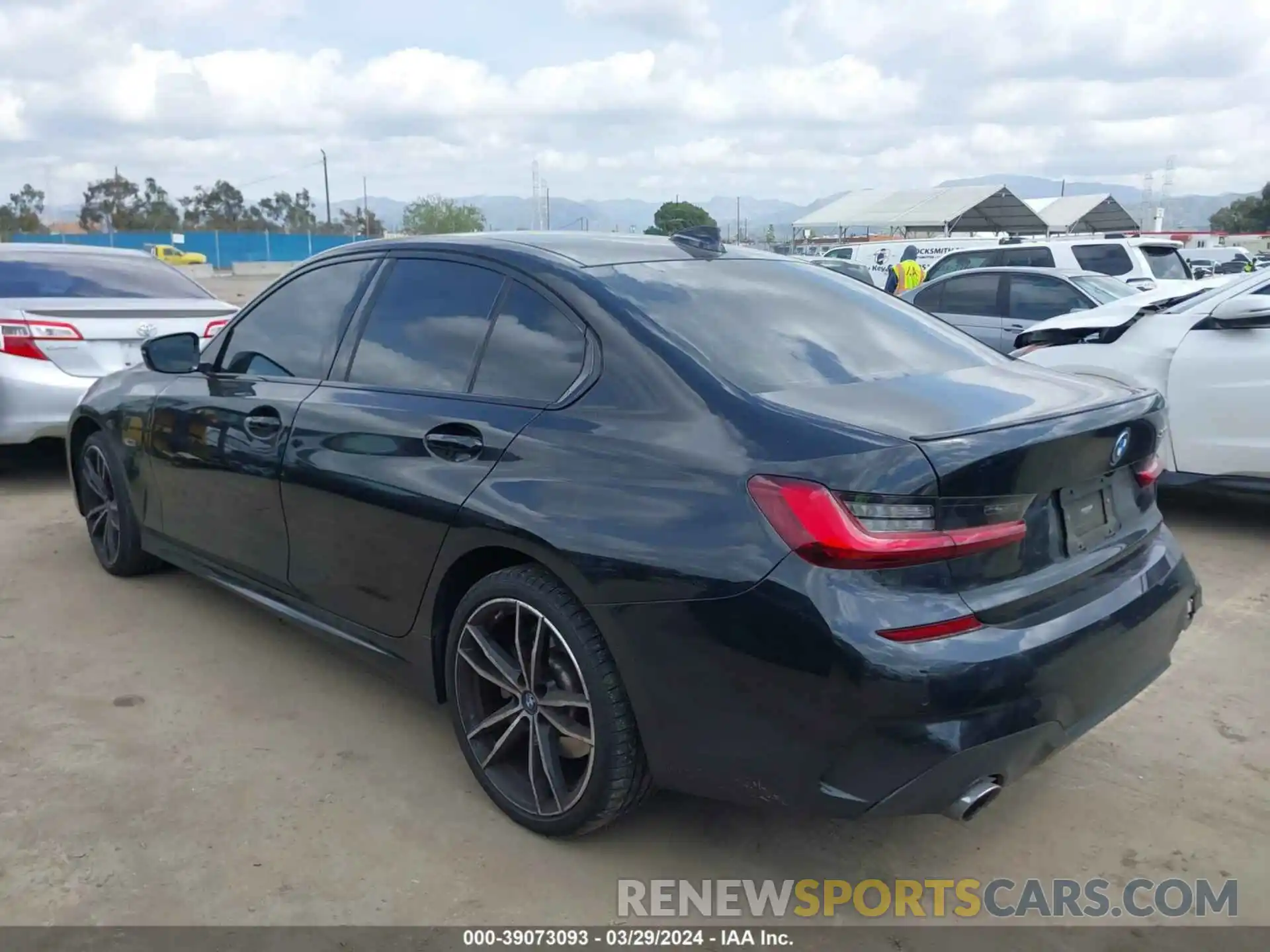 3 Photograph of a damaged car 3MW5P7J01N8C61785 BMW 3 SERIES 2022