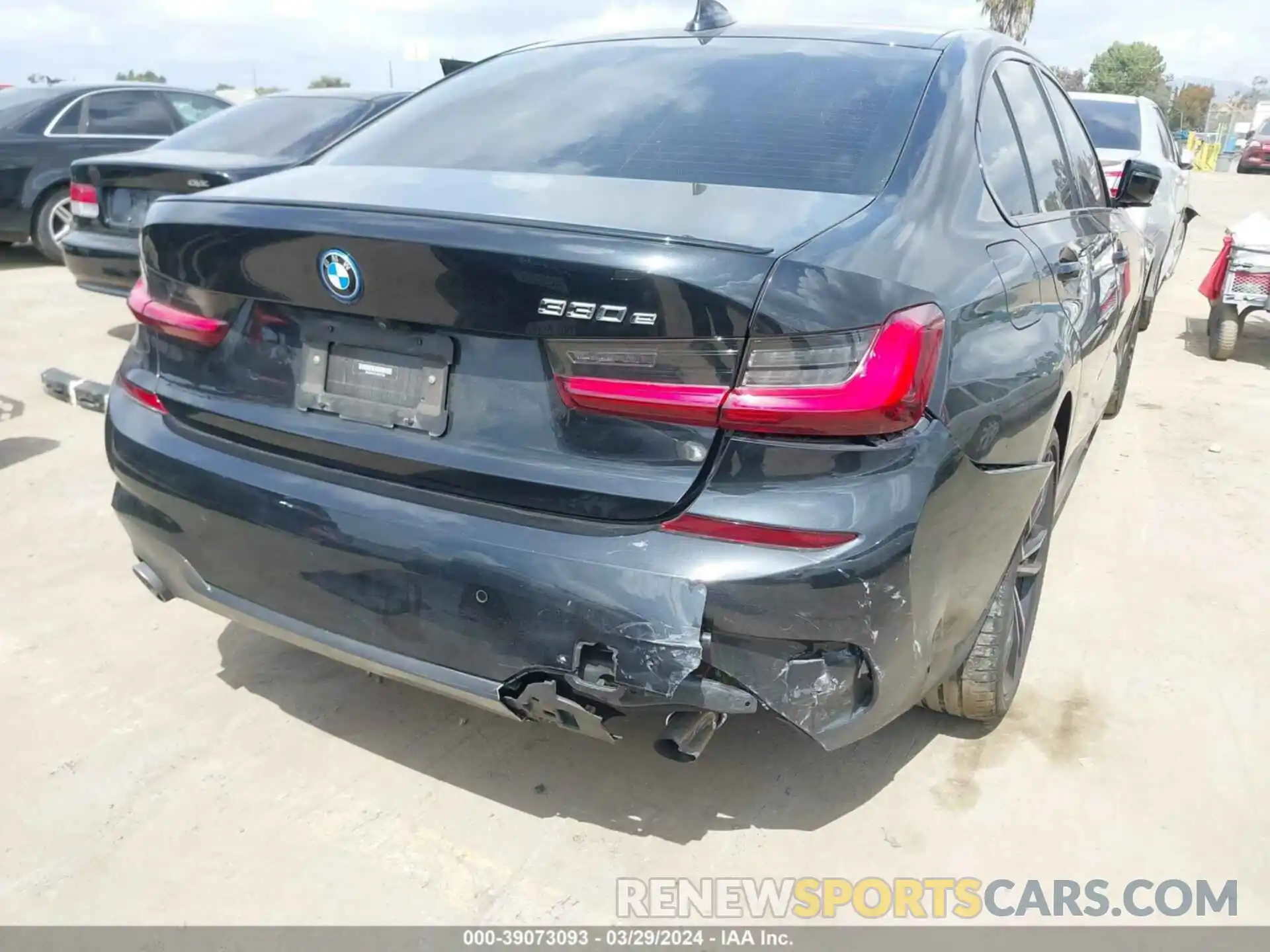 6 Photograph of a damaged car 3MW5P7J01N8C61785 BMW 3 SERIES 2022