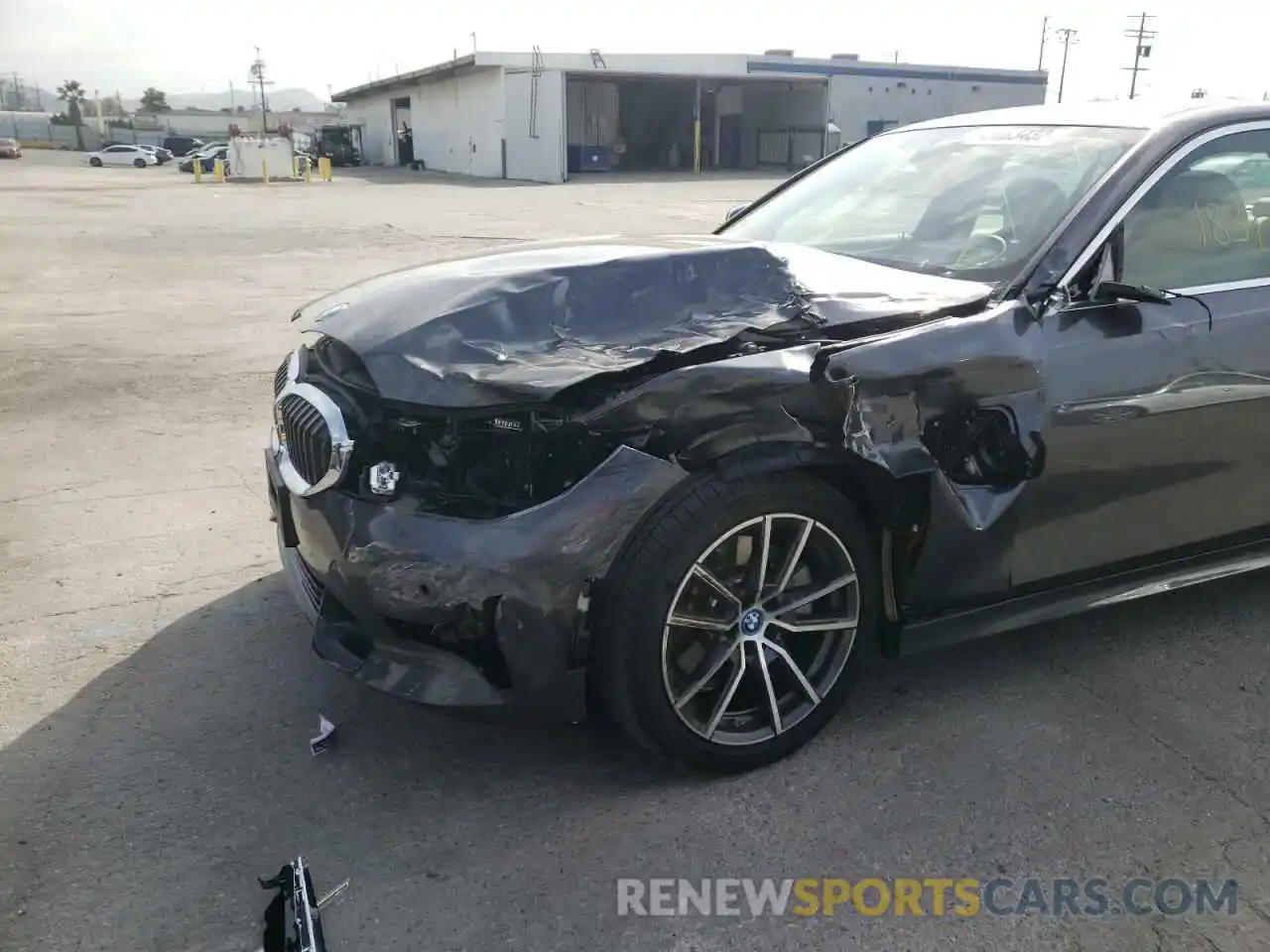 9 Photograph of a damaged car 3MW5P7J02N8C38855 BMW 3 SERIES 2022