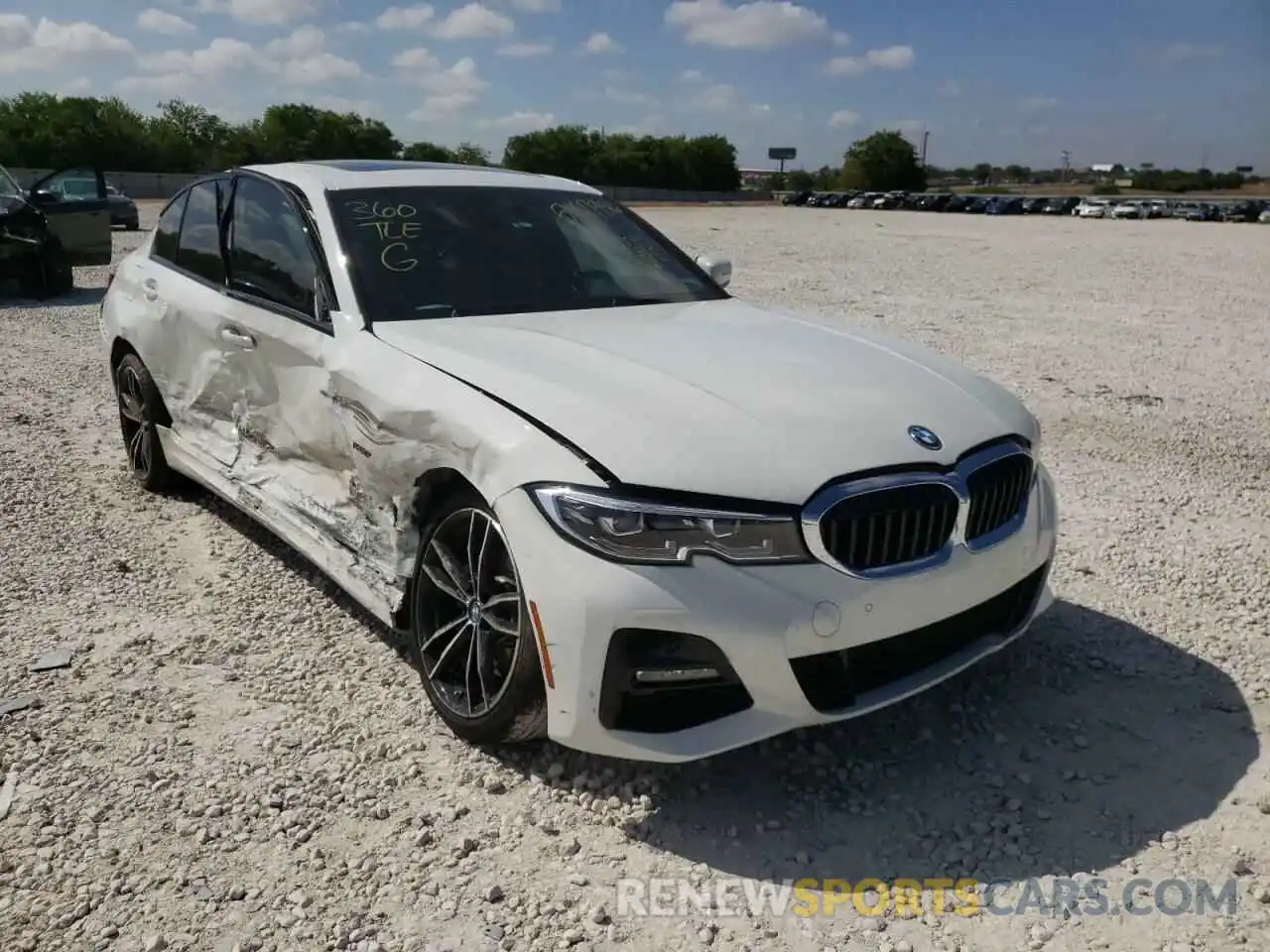 1 Photograph of a damaged car 3MW5P7J06N8C62723 BMW 3 SERIES 2022