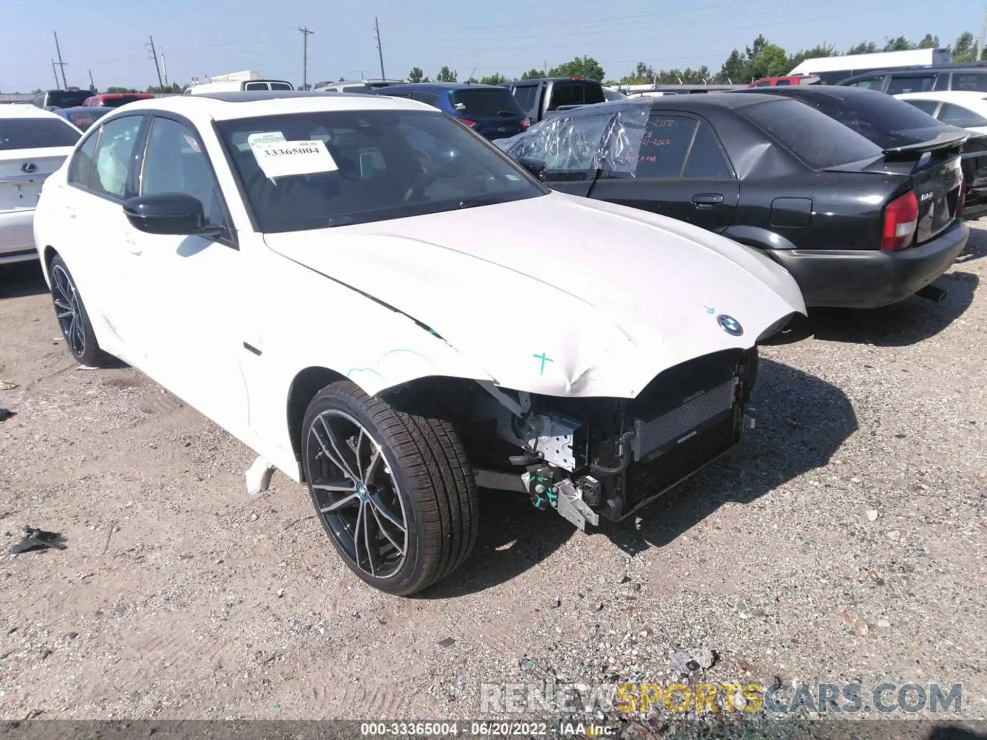 1 Photograph of a damaged car 3MW5P7J07N8C36132 BMW 3 SERIES 2022