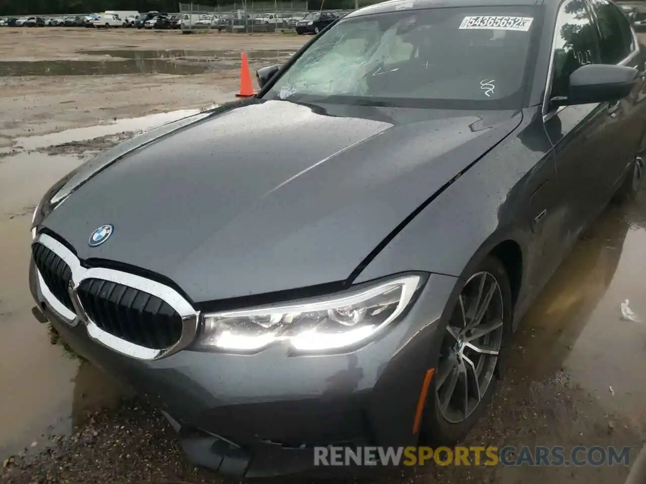 2 Photograph of a damaged car 3MW5P7J09N8C65020 BMW 3 SERIES 2022