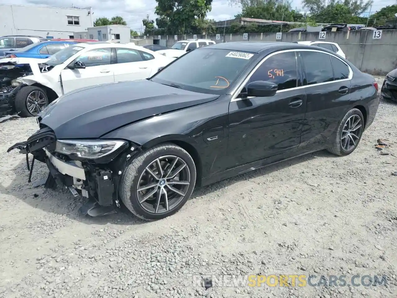 1 Фотография поврежденного автомобиля 3MW5P7J0XN8C75233 BMW 3 SERIES 2022