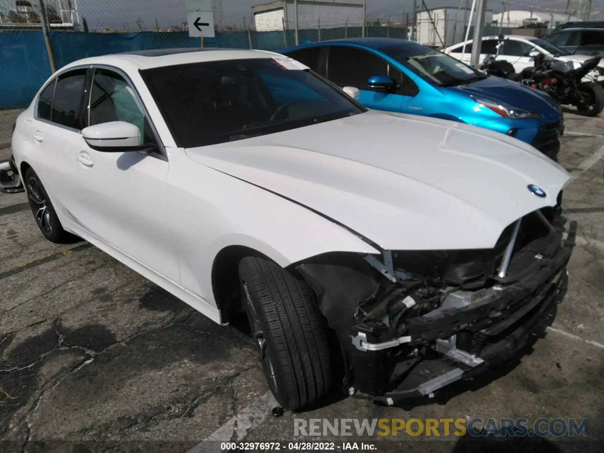 1 Photograph of a damaged car 3MW5R1J00N8C38599 BMW 3 SERIES 2022