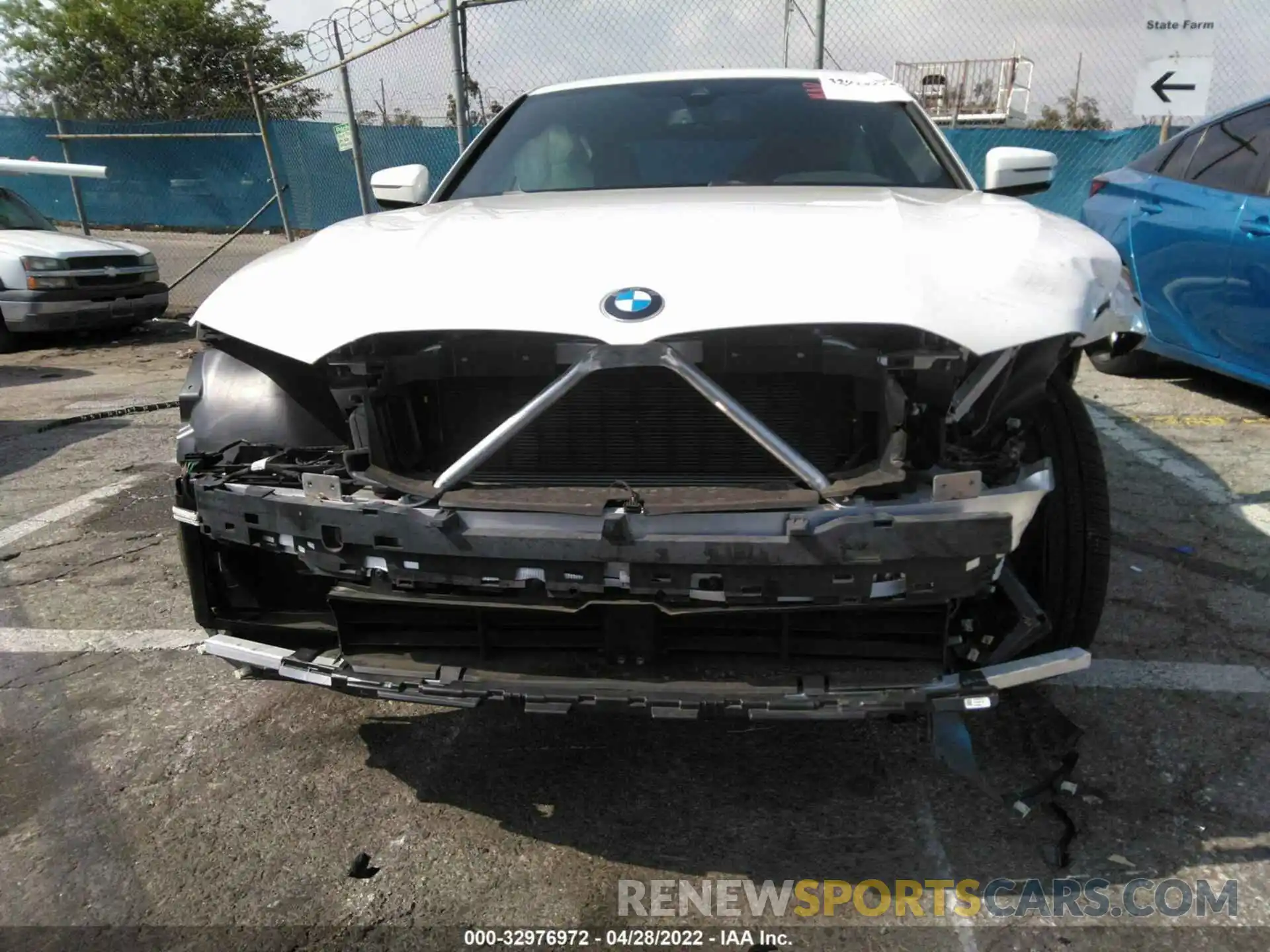 6 Photograph of a damaged car 3MW5R1J00N8C38599 BMW 3 SERIES 2022