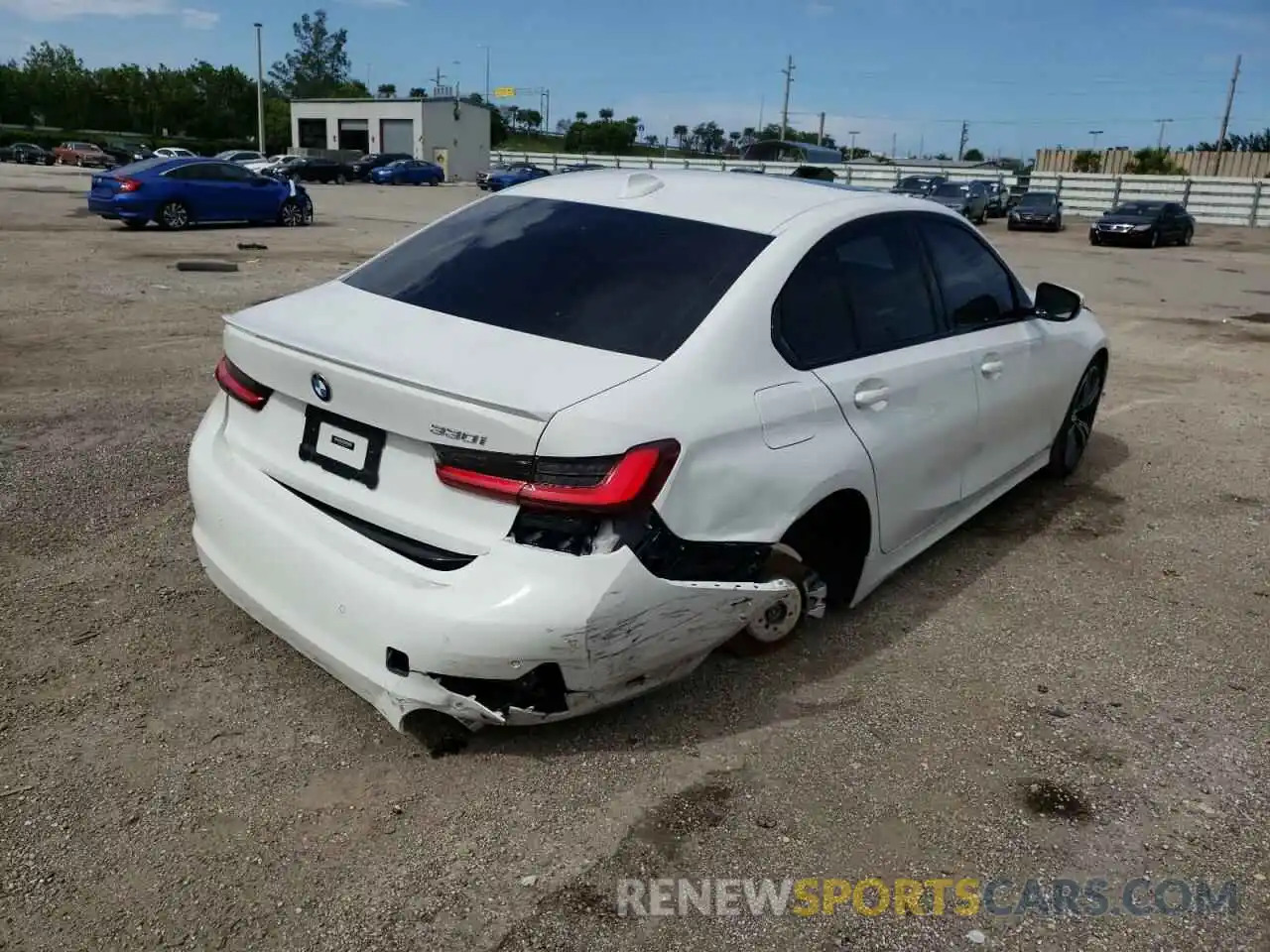 4 Photograph of a damaged car 3MW5R1J02N8C25661 BMW 3 SERIES 2022