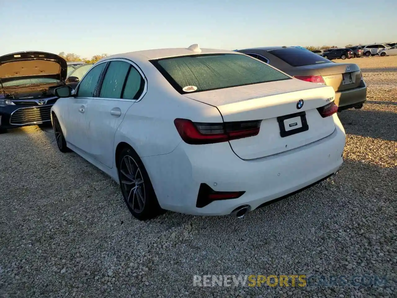 3 Photograph of a damaged car 3MW5R1J02N8C58403 BMW 3 SERIES 2022