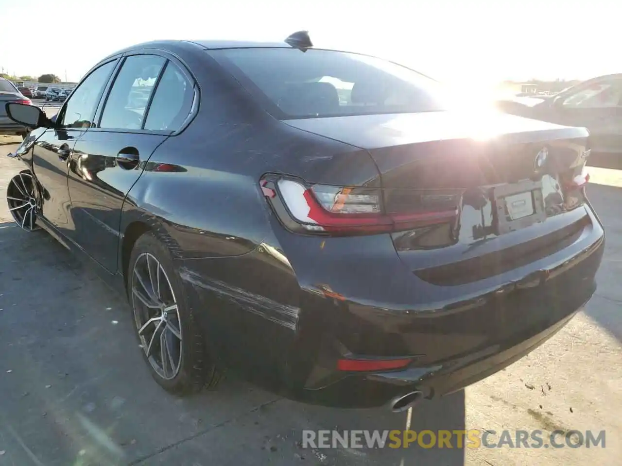 3 Photograph of a damaged car 3MW5R1J03N8C22297 BMW 3 SERIES 2022