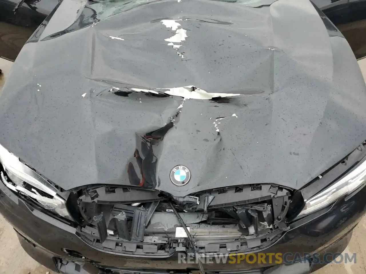 11 Photograph of a damaged car 3MW5R1J03N8C22428 BMW 3 SERIES 2022