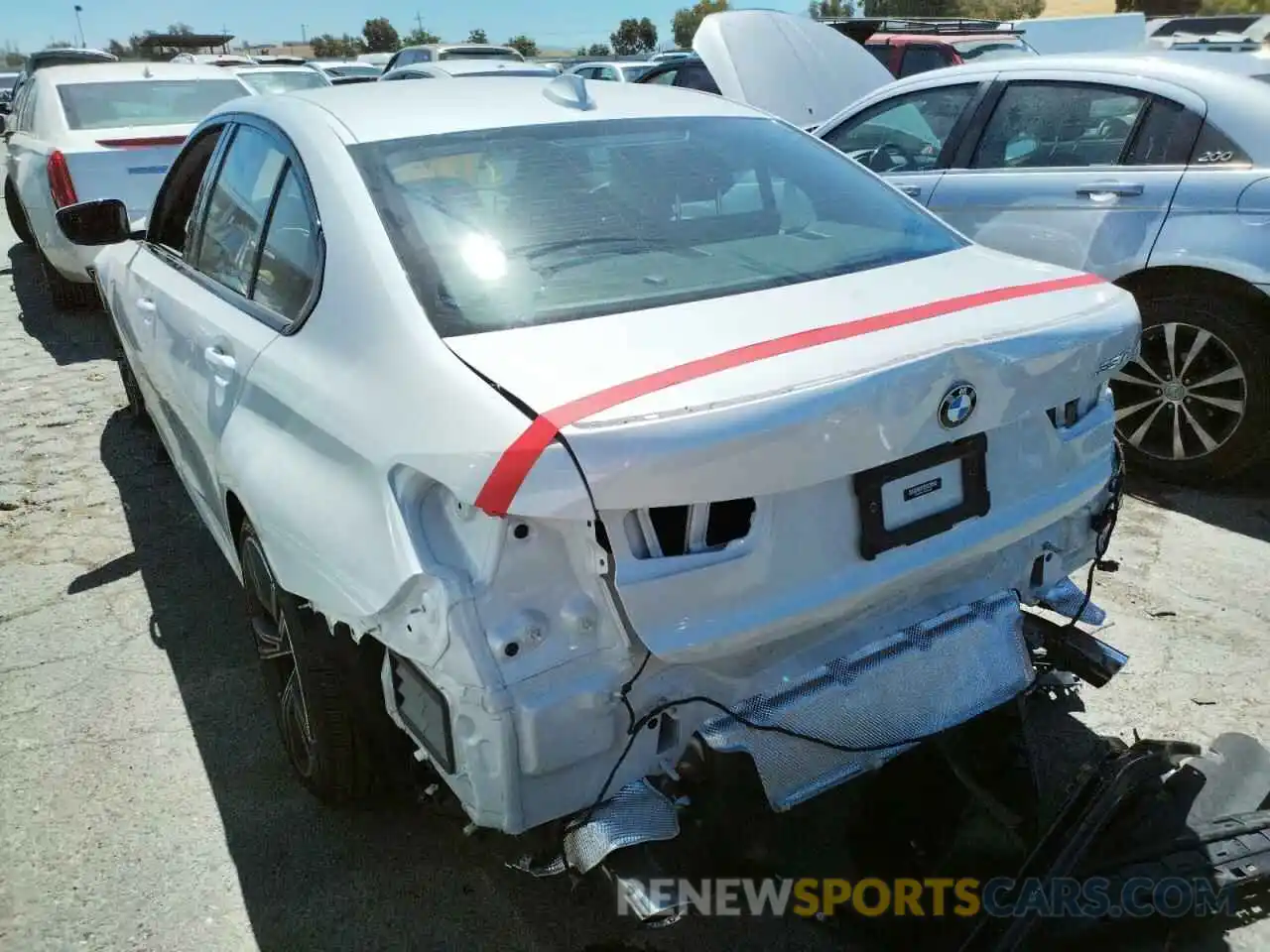 3 Photograph of a damaged car 3MW5R1J03N8C49368 BMW 3 SERIES 2022