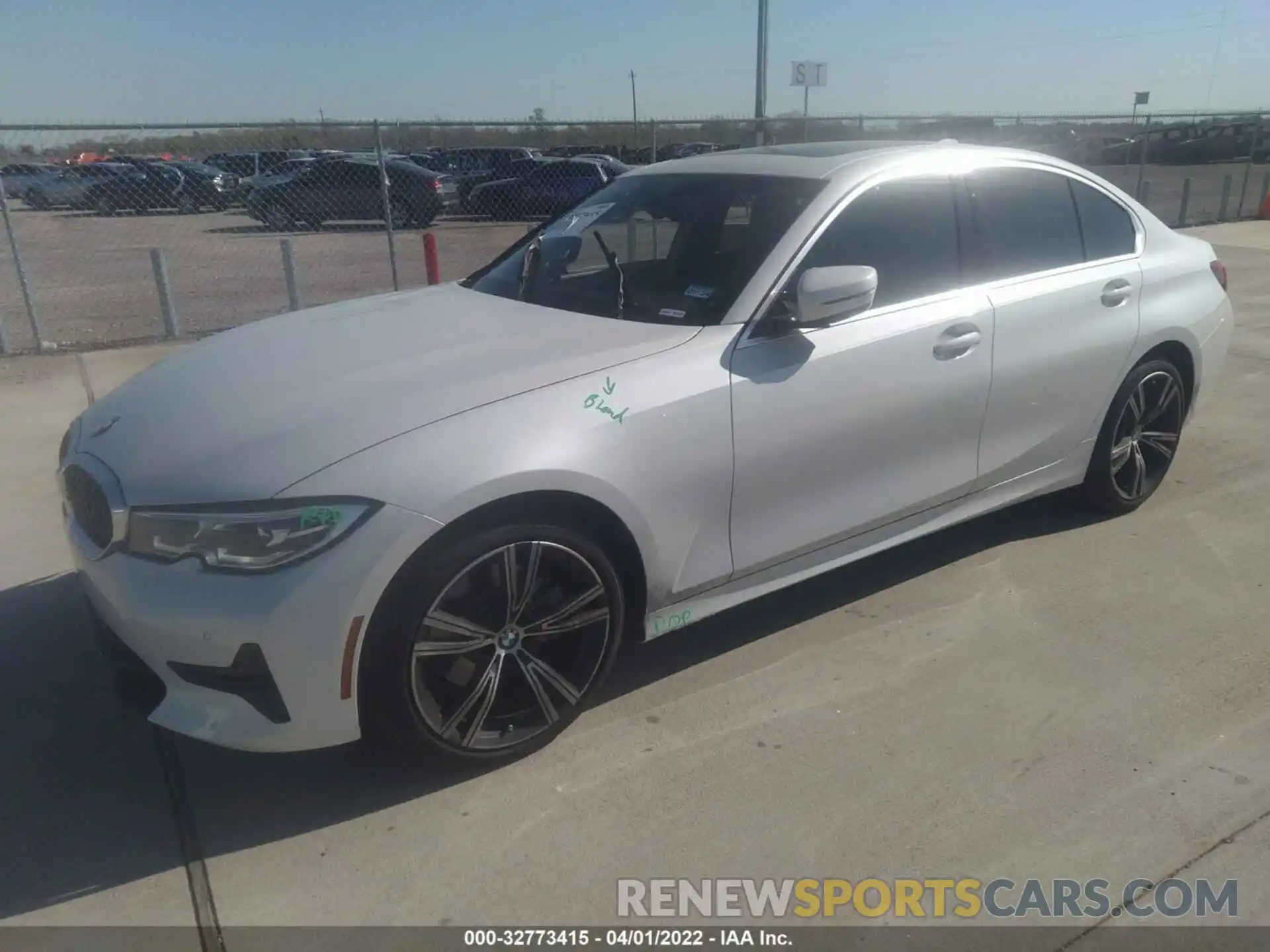 2 Photograph of a damaged car 3MW5R1J04N8C33745 BMW 3 SERIES 2022