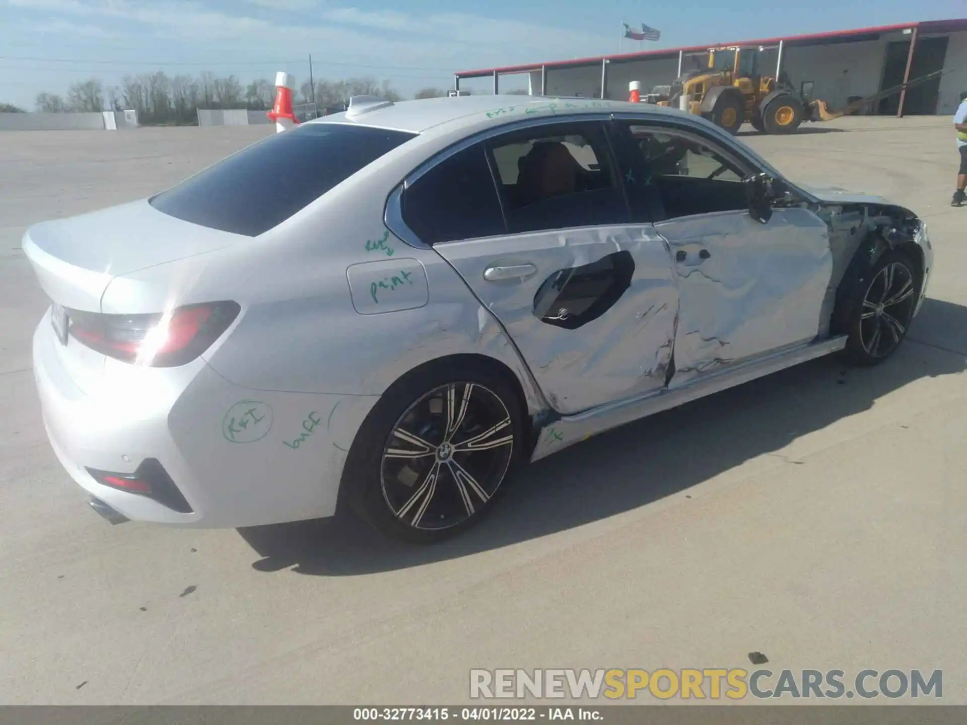 4 Photograph of a damaged car 3MW5R1J04N8C33745 BMW 3 SERIES 2022