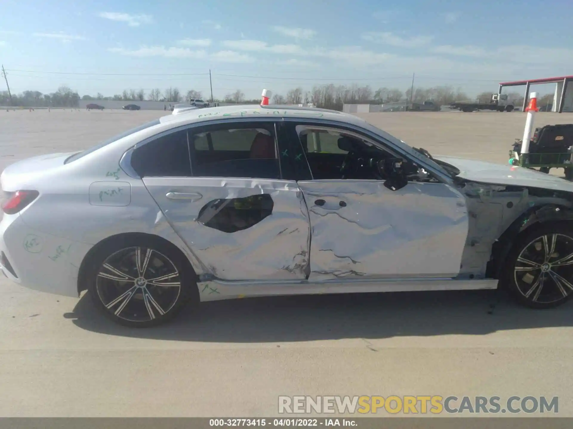 6 Photograph of a damaged car 3MW5R1J04N8C33745 BMW 3 SERIES 2022