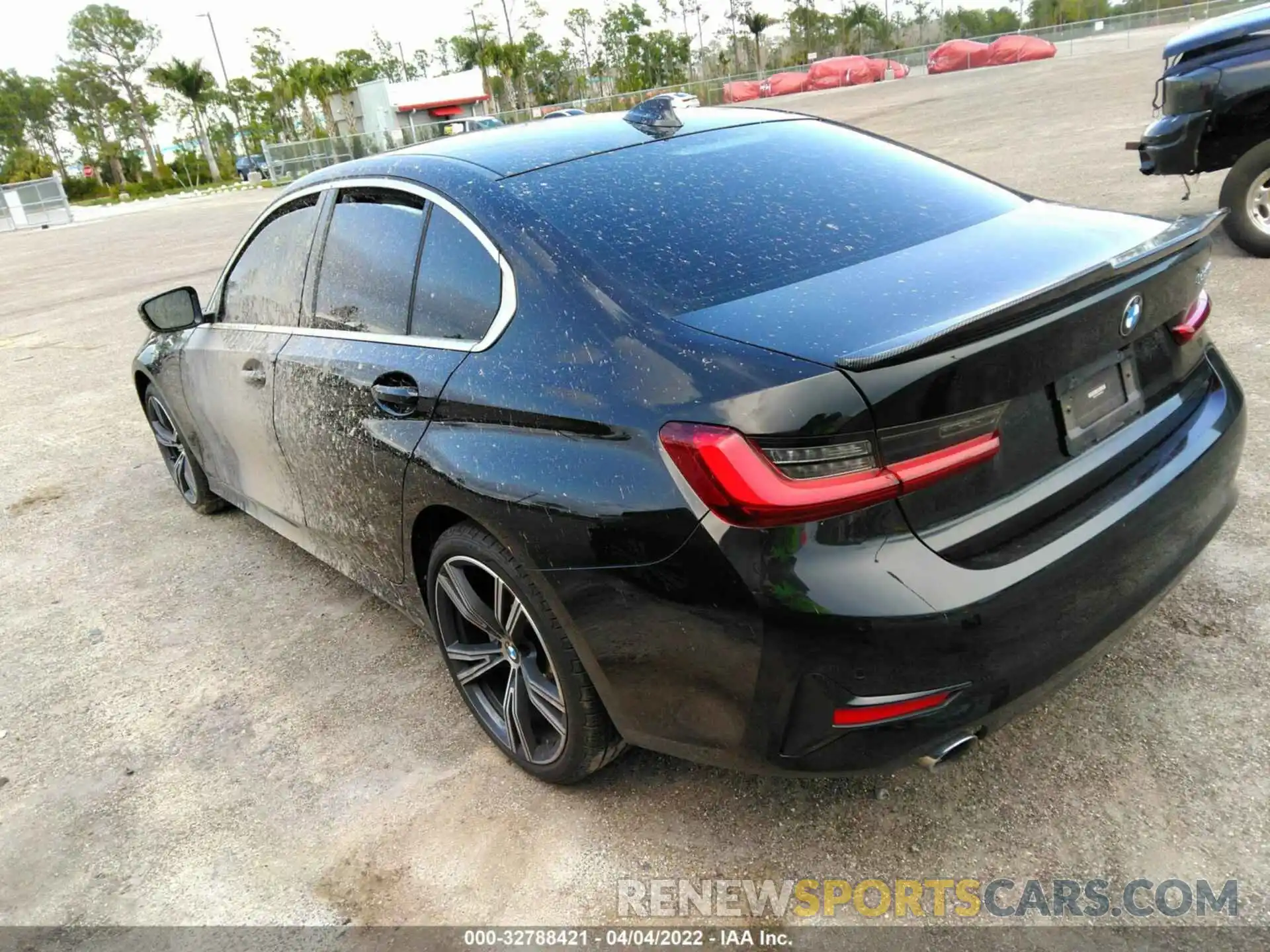 3 Photograph of a damaged car 3MW5R1J04N8C34068 BMW 3 SERIES 2022