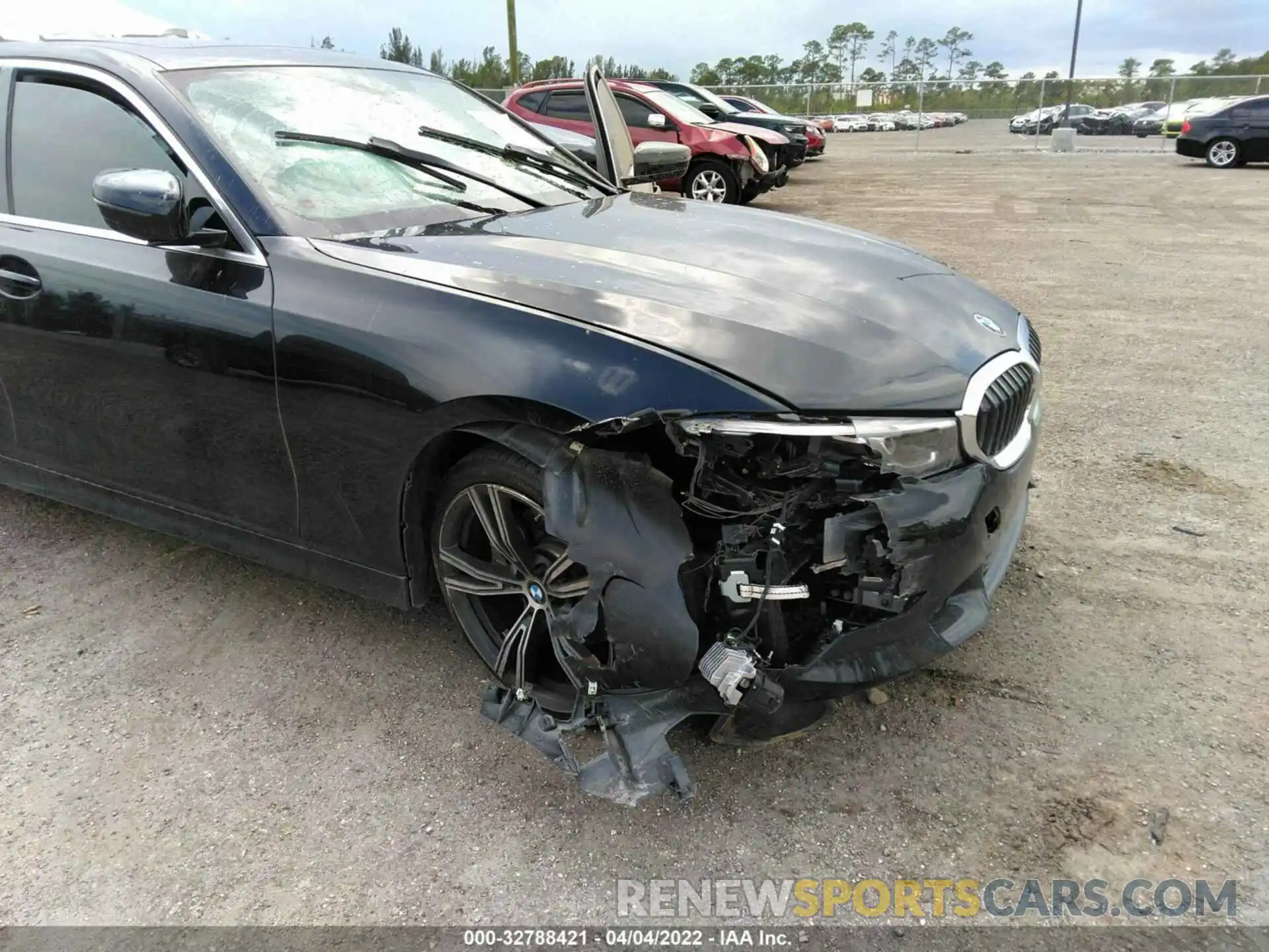 6 Photograph of a damaged car 3MW5R1J04N8C34068 BMW 3 SERIES 2022