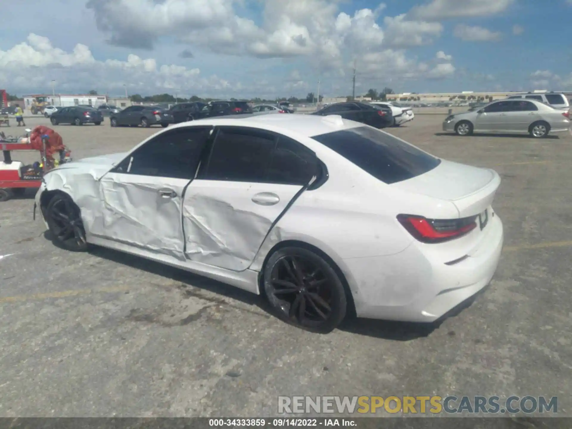 3 Photograph of a damaged car 3MW5R1J06N8C32290 BMW 3 SERIES 2022