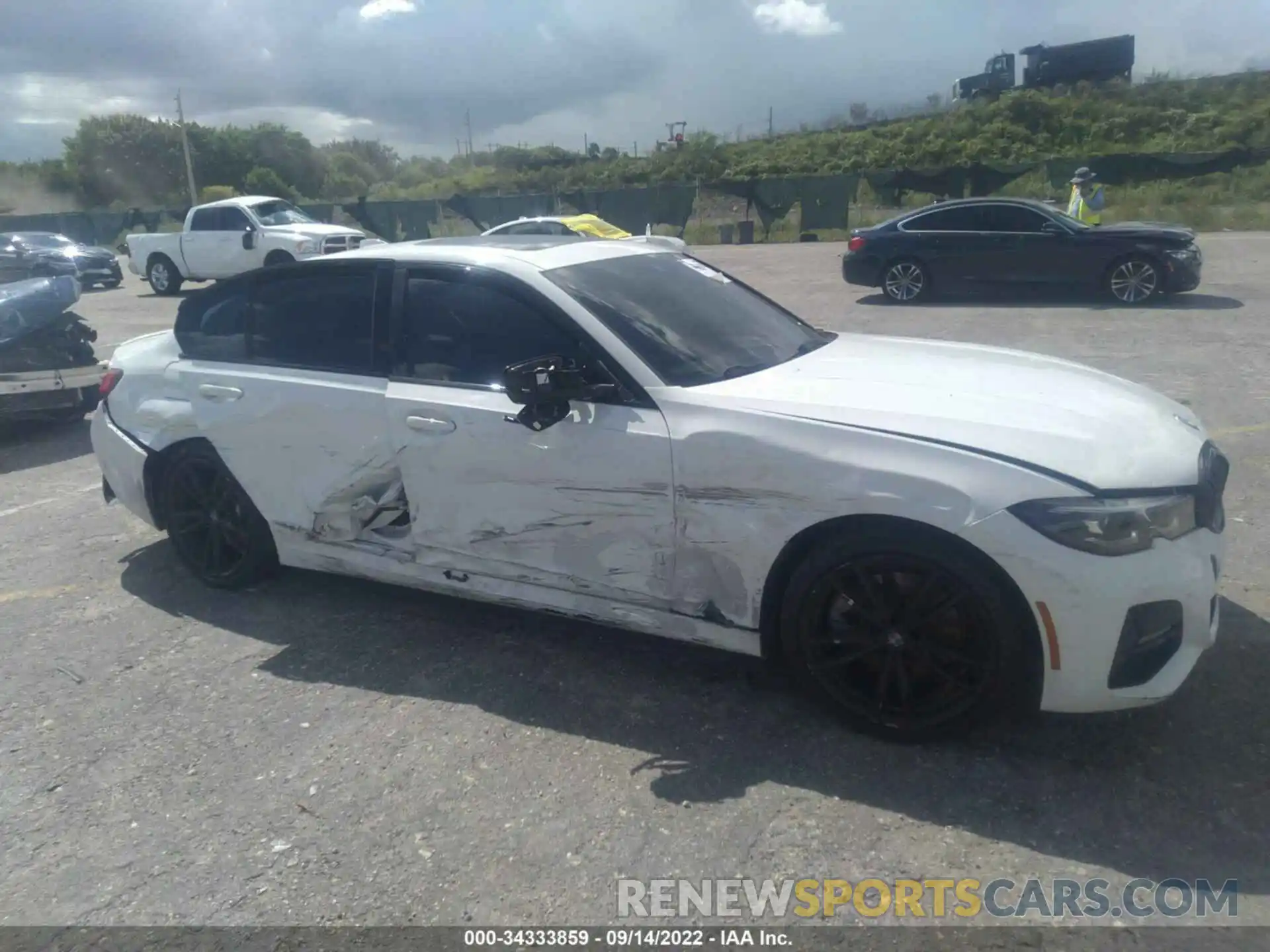 6 Photograph of a damaged car 3MW5R1J06N8C32290 BMW 3 SERIES 2022