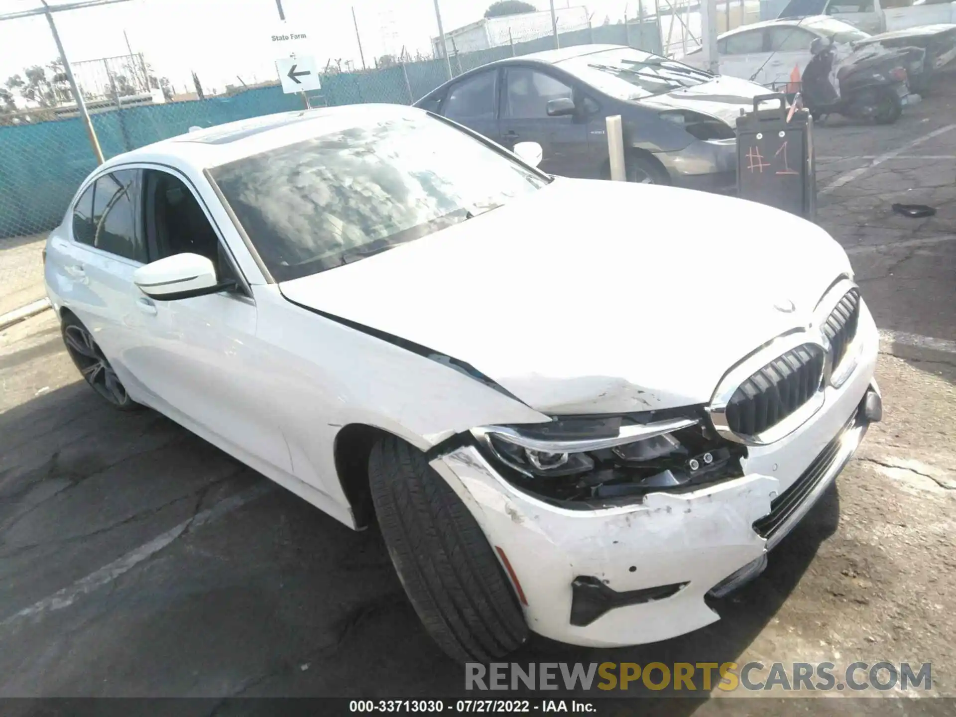 1 Photograph of a damaged car 3MW5R1J06N8C66892 BMW 3 SERIES 2022