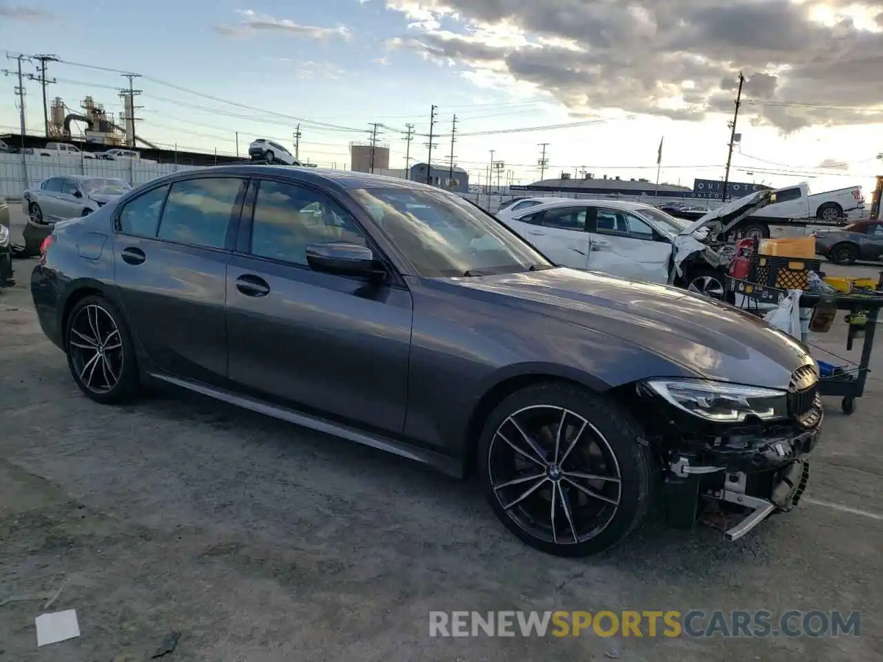 4 Photograph of a damaged car 3MW5R1J08N8C35577 BMW 3 SERIES 2022