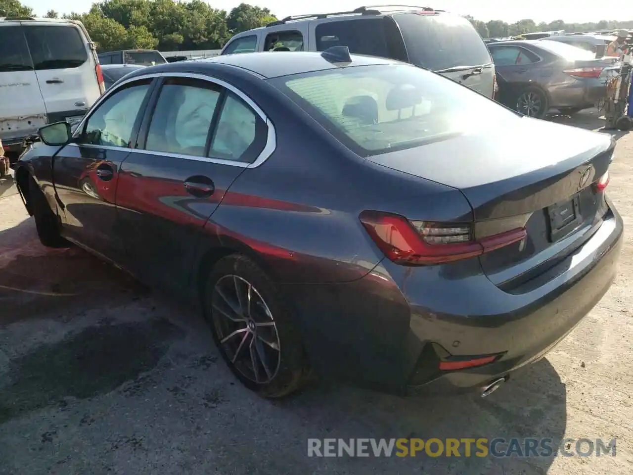 3 Photograph of a damaged car 3MW5R1J08N8C58339 BMW 3 SERIES 2022