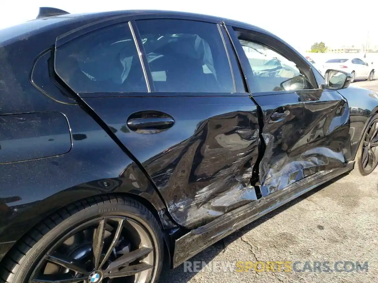 9 Photograph of a damaged car 3MW5R1J09N8C28797 BMW 3 SERIES 2022