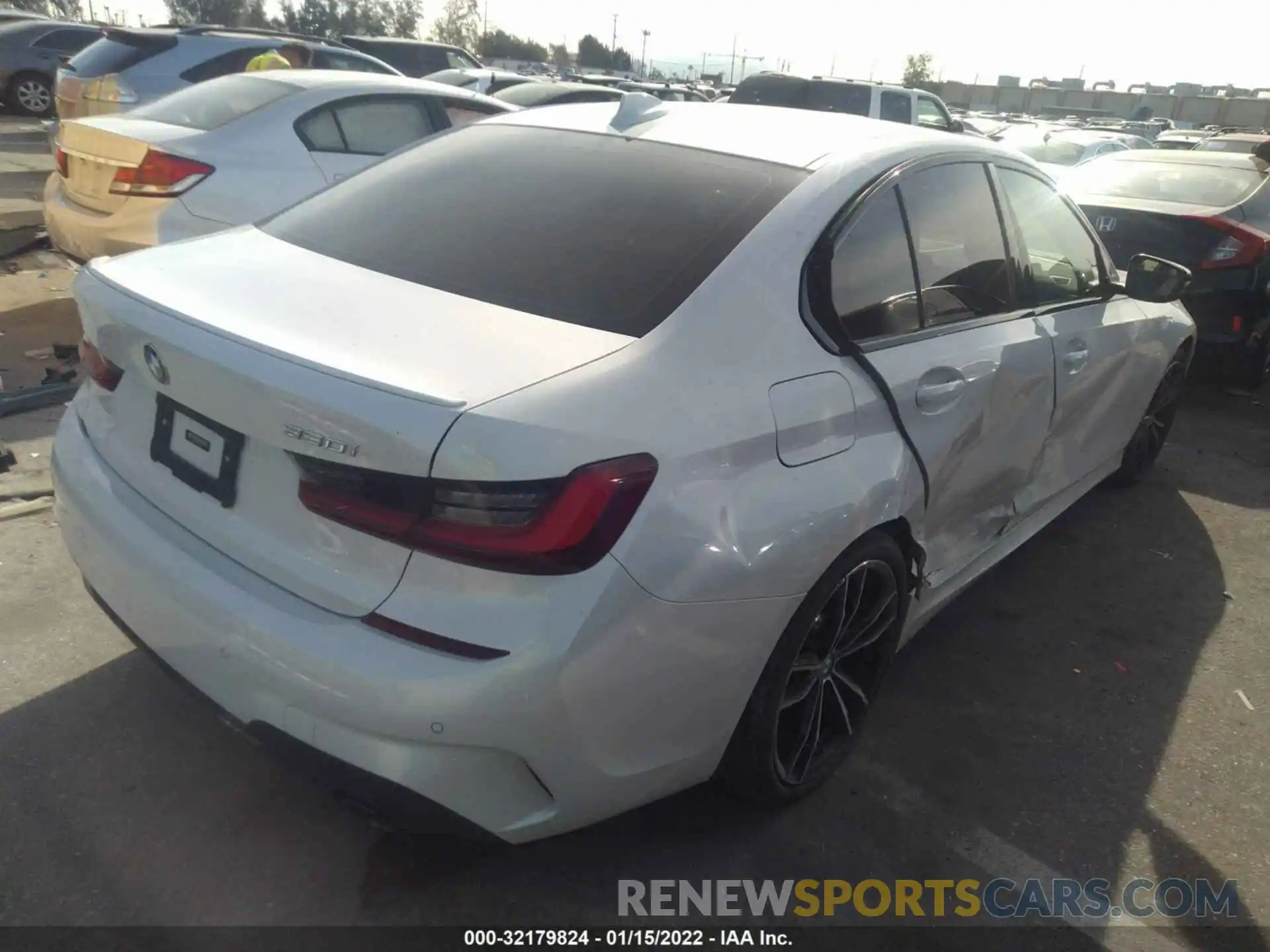 4 Photograph of a damaged car 3MW5R1J09N8C30422 BMW 3 SERIES 2022