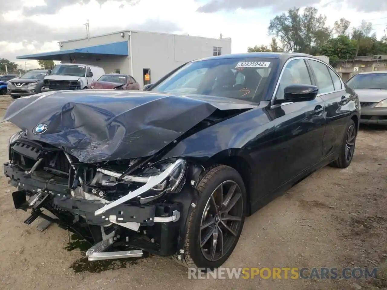 2 Photograph of a damaged car 3MW5R1J09N8C33403 BMW 3 SERIES 2022