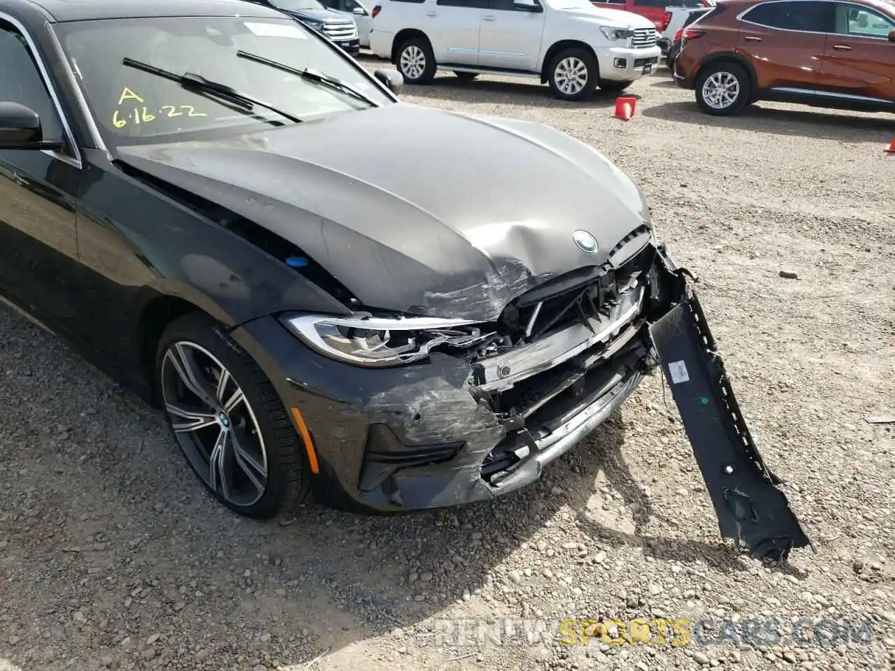 9 Photograph of a damaged car 3MW5R1J09N8C42862 BMW 3 SERIES 2022